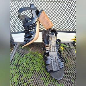 NWOT Madden Girl strappy wood-look block heels 10.25" length, 4" heel